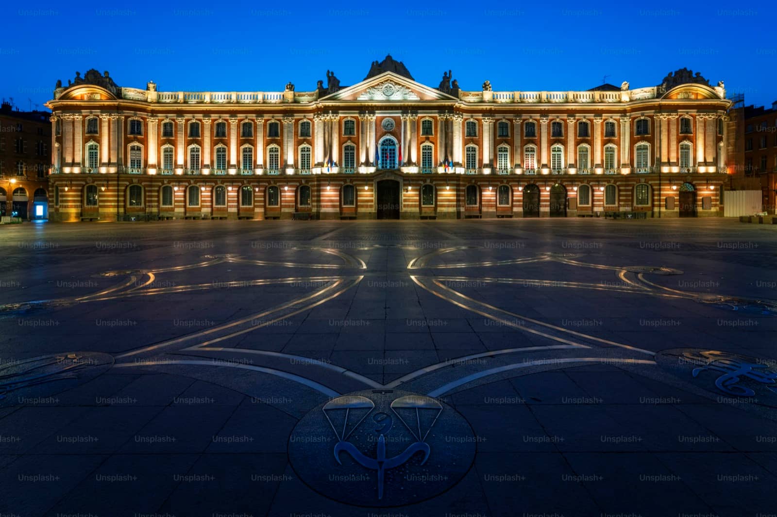 Palace of Versailles hero image